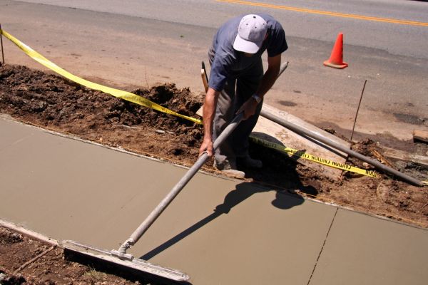 Sidewalk Building in Glen Burnie